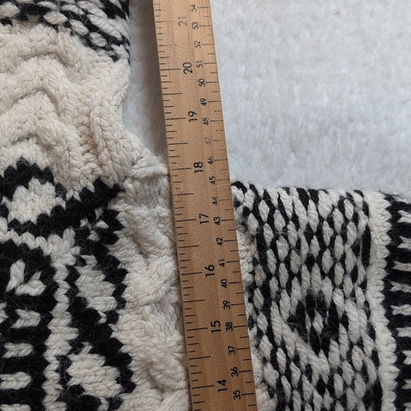 Zara Black and Cream Patterned Turtleneck Sweater - Picture 6 of 6